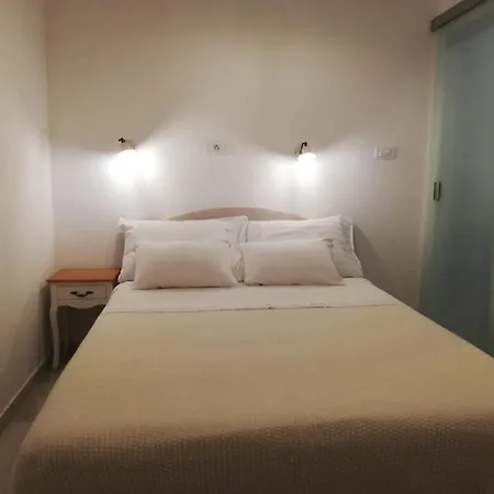 Studio In Center Apartment *